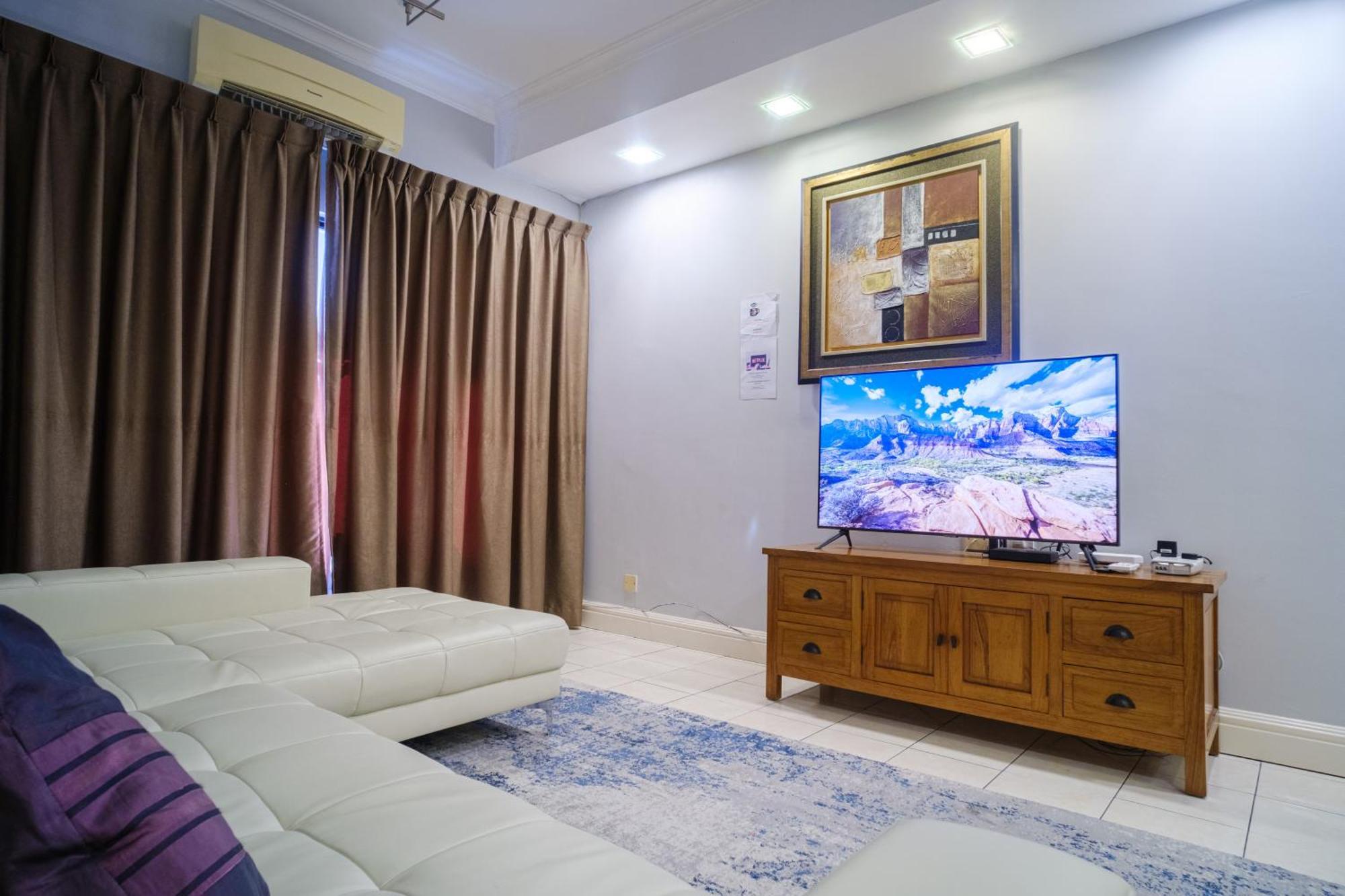 Petronella Apartment C1 Marina Court Kota Kinabalu Exterior photo